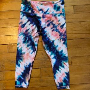 7/8 Athleta tie dye leggings